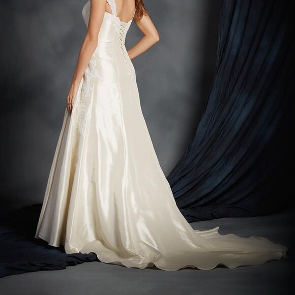 NEW Wedding Dress, Ivory  Fit and Flare Aline, Tafetta and Lace Ruched Corset - Picture 4 of 5